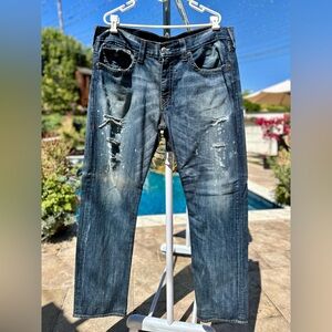 TRUE RELIGION DISTRESSED DEMIN JEANS